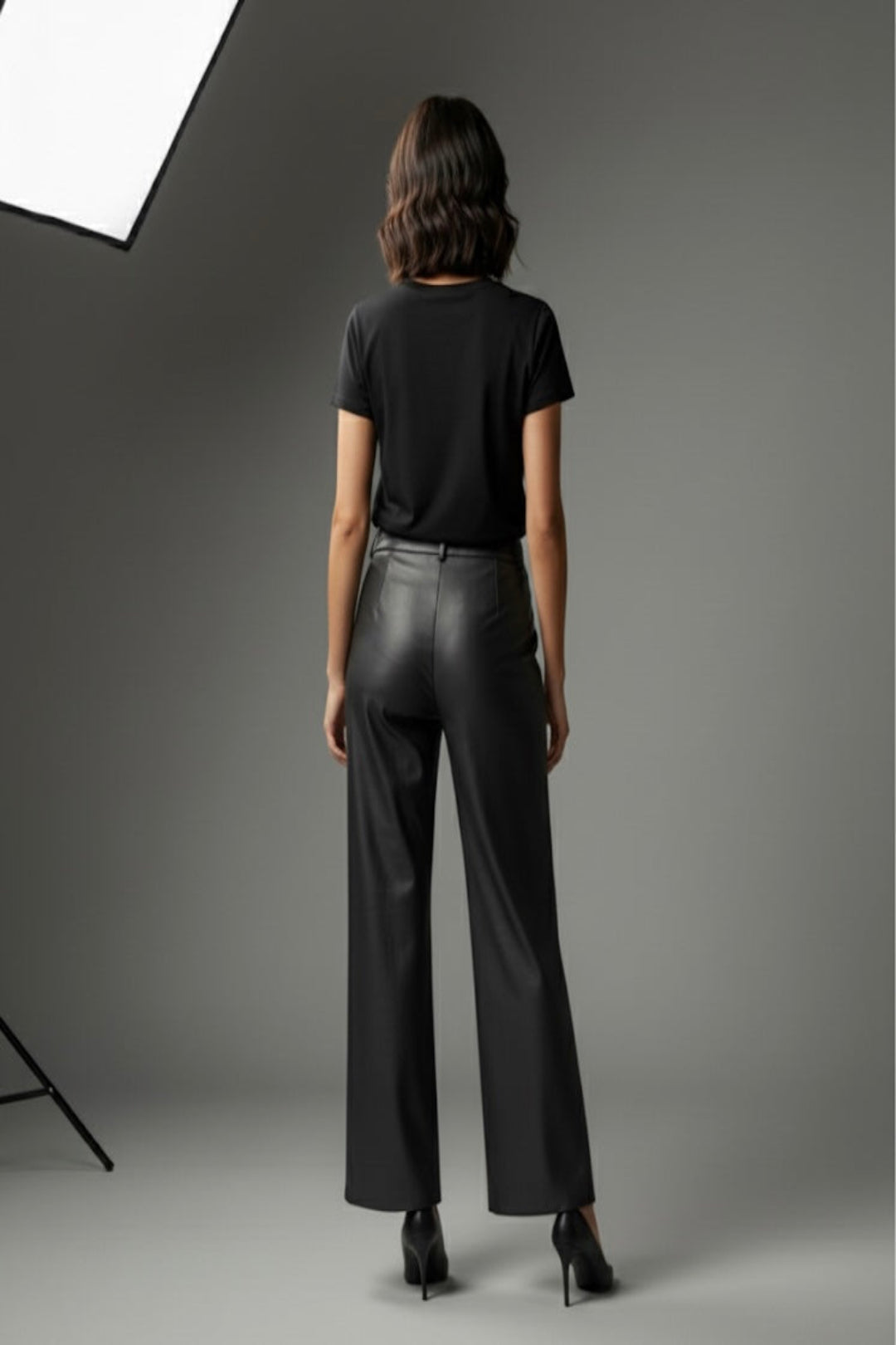 BLACK LEATHER PANTS