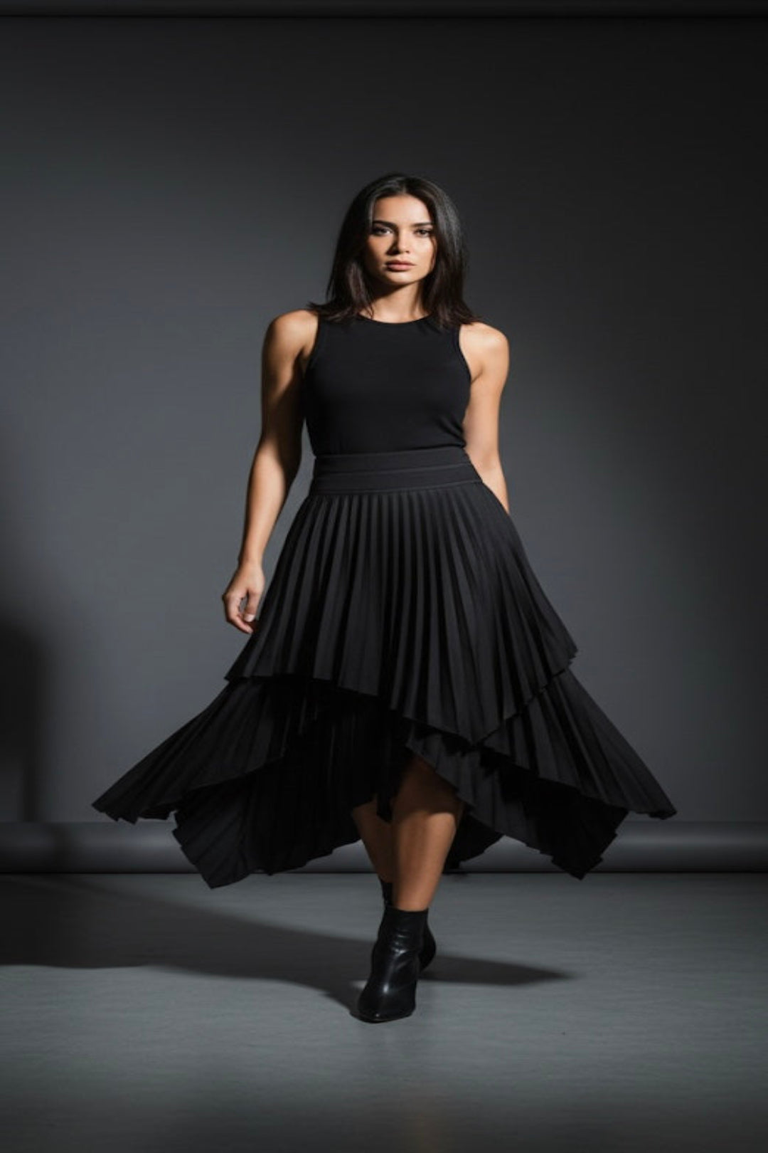 BLACK PLEATED SKIRT