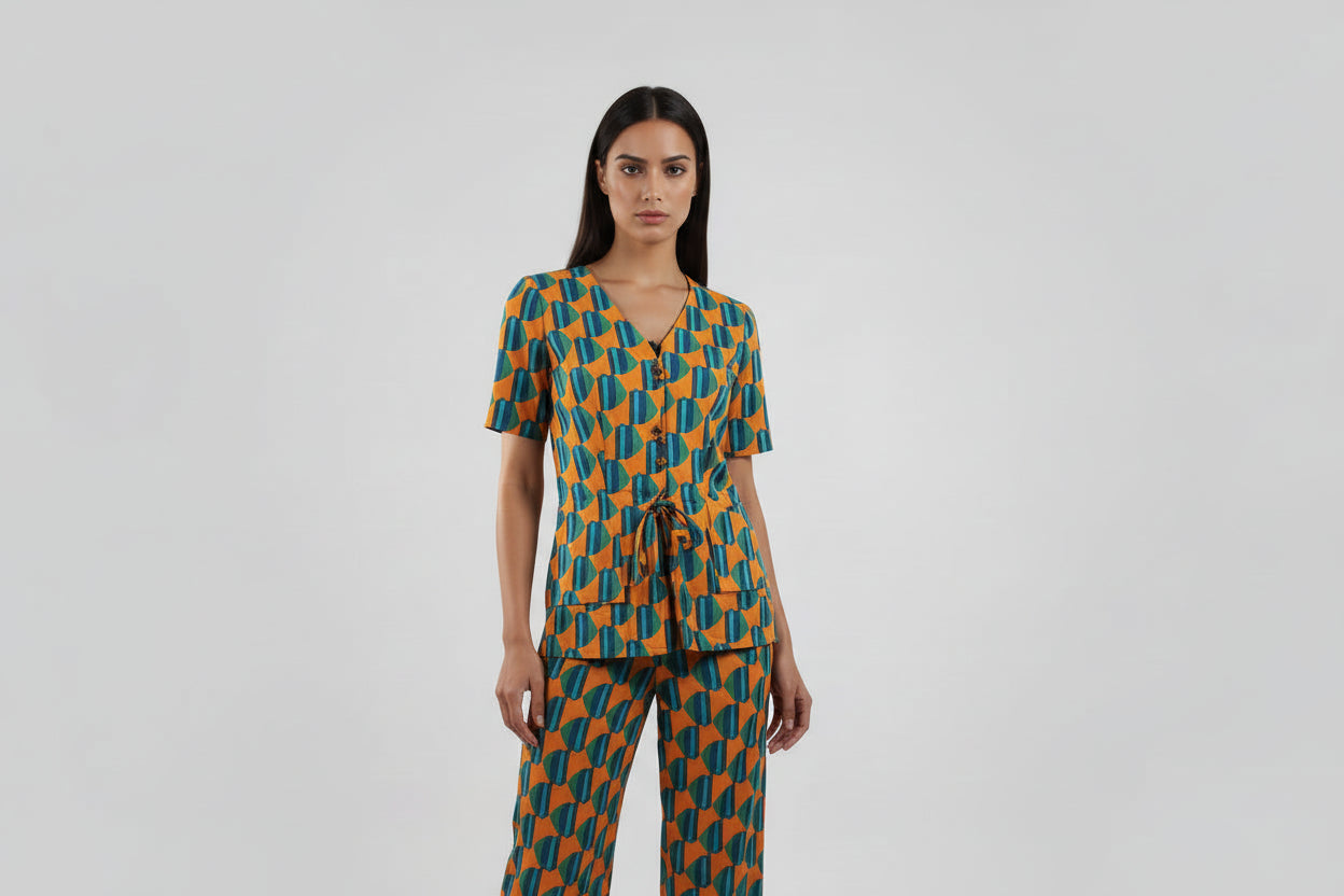 70s PRINTED GREEN TOP D1